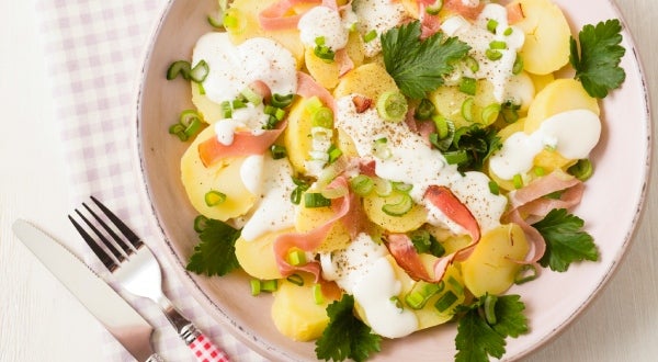 Aprende los detalles de una ensalada de atún con papa Ensalada con atún y papa