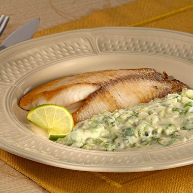 Pescado al horno con puré de brócoli y NUTREN® Senior