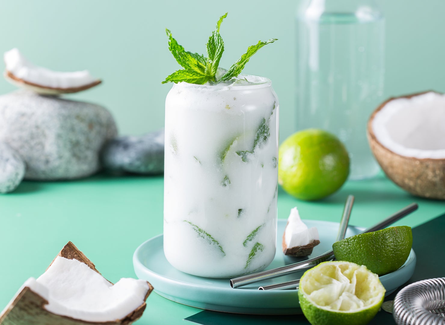 Limonada de coco y menta con NUTREN® Senior