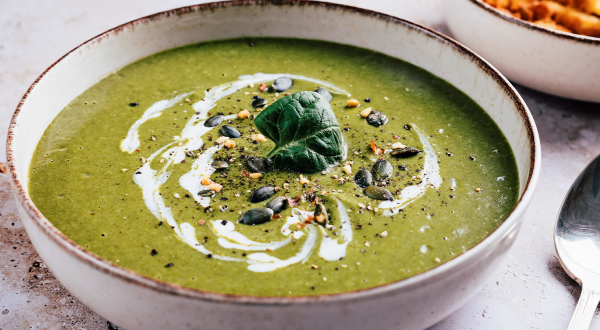 Crema de verduras con NUTREN® Senior y nueces