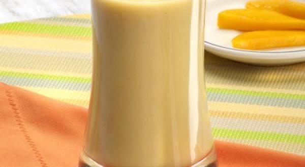 Batido de mango y copoazú con NUTREN® Senior