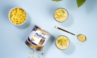 Crema NUTREN® Senior de maní con ralladura de limón y piña